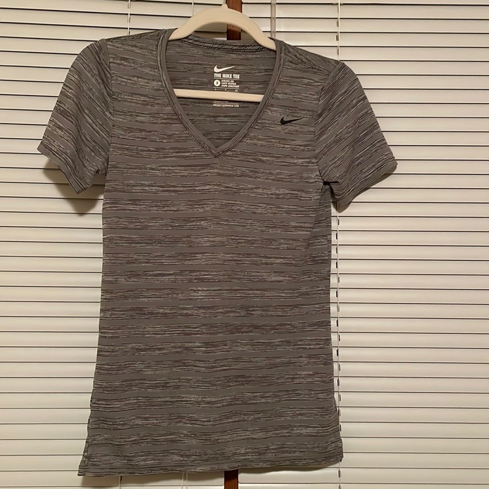 Nike Grey Patterned V Neck Tee